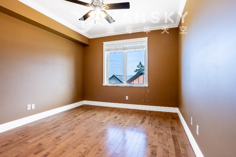260731193706_104- 4730 Skyline Way-16.jpg